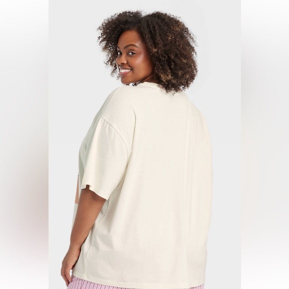 Legendary Graphic T NWT - Picture 2 of 3